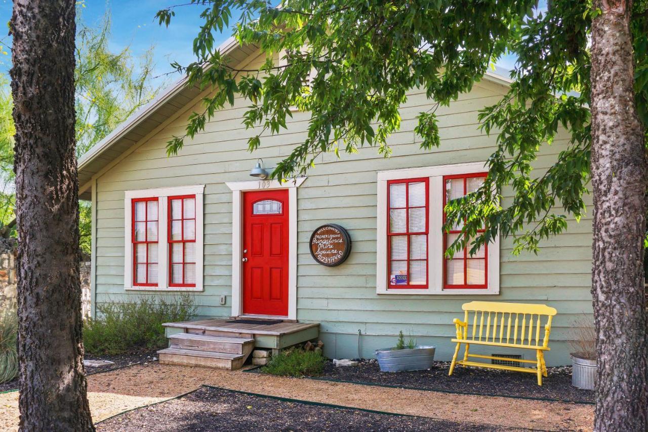 Bungalows On The Square- Unit 1 Wimberley Εξωτερικό φωτογραφία